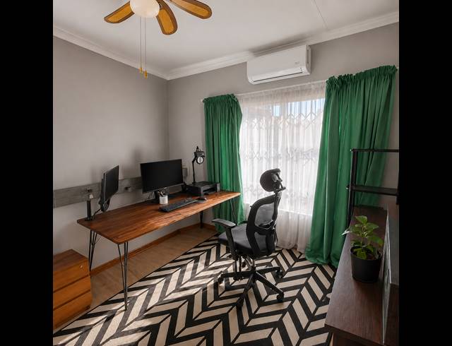 3 BEDROOM TOWNHOUSE FOR SALE IN GOLF PARK